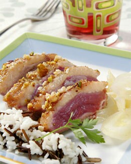 MAGRET DE PATO  CON ALMENDRAS Y AVELLANAS