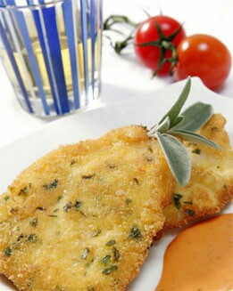 MERO EMPANADO CON SALSA DE TOMATE