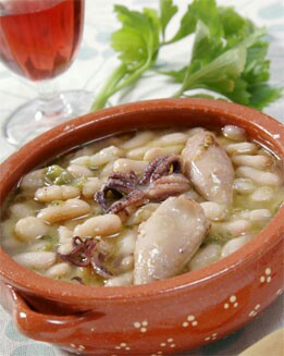 POTAJE DE ALUBIAS CON CHIPIRONES