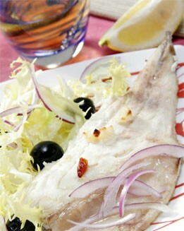 LUBINA  CON ACEITE PICANTE