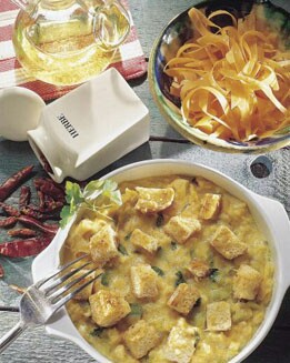 HUEVOS CON PICATOSTES AL QUESO