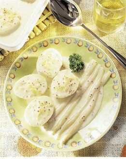HUEVOS A LA MOSTAZA CON ESPÁRRAGOS