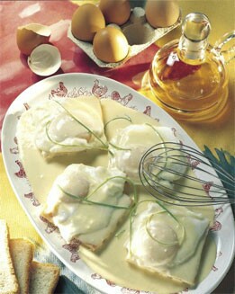 HUEVOS ESCALFADOS A LA CREMA