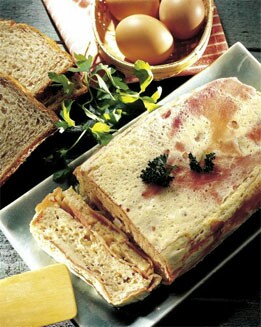 CAKE DE HUEVOS Y JAMÓN