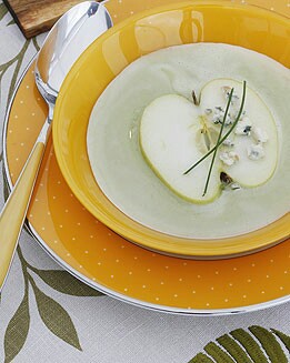 CREMA DE APIO CON ROQUEFORT Y MANZANA