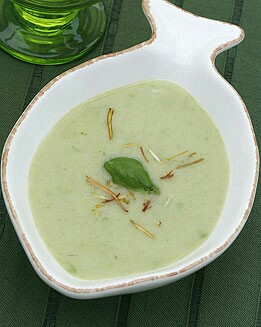 CREMA DE JUDÍAS CON CRUJIENTE DE PUERROS