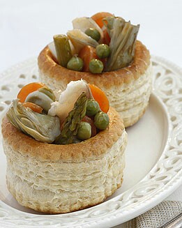MENESTRA NATURAL CON LÁMINAS DE BACALAO AL PIL-PIL