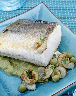 MERLUZA CON GUISANTES
