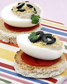 HUEVOS RELLENOS