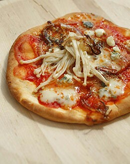 PIZZA DE QUESO AZUL CON SETAS