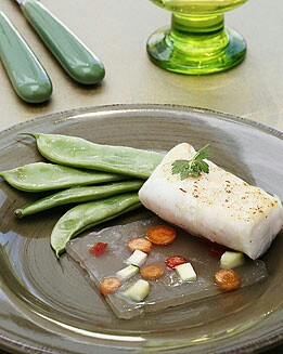 LOMO DE MERLUZA CON GELATINA DE VERDURAS
