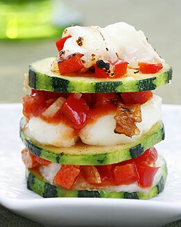 MILHOJAS DE CALABACÍN CON QUESO Y VERDURAS