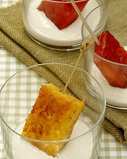 PIÑA A LA PLANCHA CON YOGUR