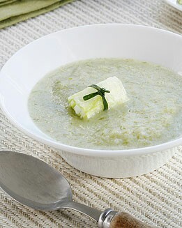 SOPA DE LECHUGA Y CEBOLLA