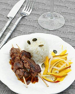 BROCHETAS CON CORDERO