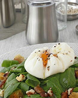 ENSALADA DE HUEVO ESCALFADO