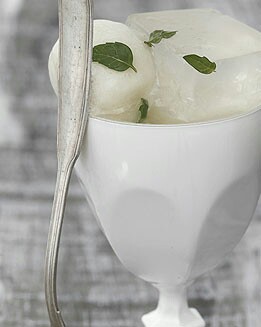 SOPA DE PIÑA COLADA