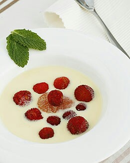 MADROÑOS Y OREJONES ASADOS CON CREMA INGLESA