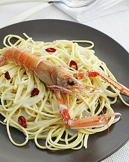CIGALAS CON FIDEOS CHINOS