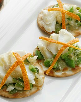 BACALAO CON NARANJA CONFITADA EN GALLETAS DE TRIGO