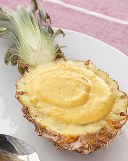 PIÑA RELLENA DE CREMA