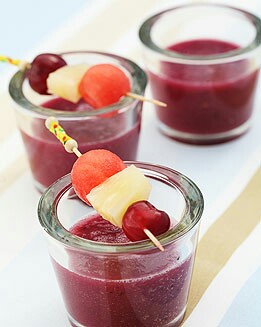 ZUMO DE PIÑA, CEREZAS Y SANDÍA