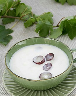 AJO BLANCO CON ALMENDRAS CRUDAS