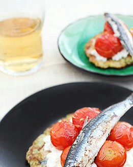 TORTA DE CALABACÍN CON TOMATES Y SARDINAS