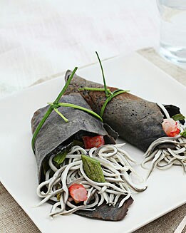 CREPES NEGROS DE GULAS Y CARABINEROS