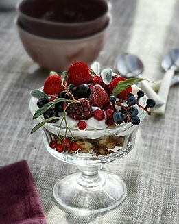 COPA DE MASCARPONE Y FRUTA DE OTOÑO