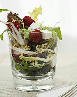 ENSALADA  VERDE CON  FRAMBUESAS