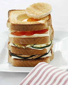 SANDWICH DE VERDURAS Y HUEVO