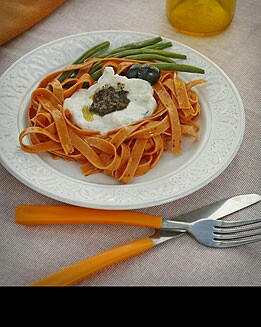 PASTA  CON BURRATA Y ACEITUNAS NEGRAS