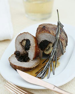CARNE RELLENA DE CIRUELAS PASAS Y CHAMPIÑONES
