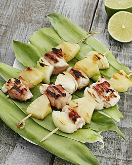 BROCHETA DE POLLO CON PIÑA