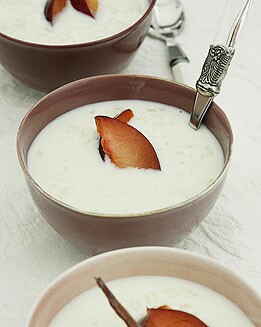 PUDDING DE ARROZ CON CIRUELAS