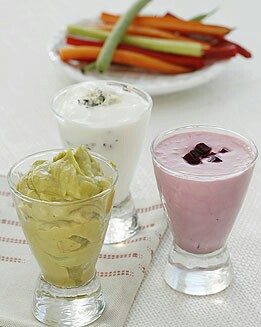 DIPS CON VERDURAS Y PALITOS DE HOJALDRE