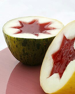 MELÓN  CON GELATINA DE FRESAS