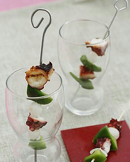 BROCHETA DE PULPITOS CON CEBOLLITAS CARAMELIZADA