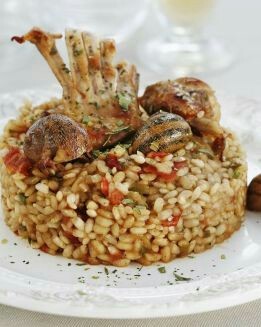 ARROZ CON CONEJO Y CARACOLES