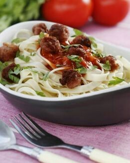 ESPAGHETIS CON ALBONDIGAS