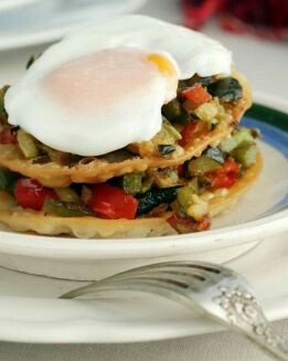 TARTALETA DE PISTO Y HUEVO
