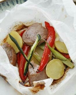 PAPILLOTE DE CERDO CON VERDURAS