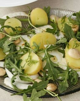 ENSALADA DE PATATA, HINOJO Y ALMENDRAS FRITAS