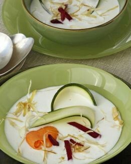 SOPA DE YOGUR CON VERDURAS