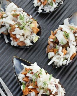 MEJILLONES A LA GRIEGA RELLENOS DE ARROZ