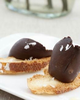 CHOCOLATE, PAN, ACEITE DE OLIVA Y SAL