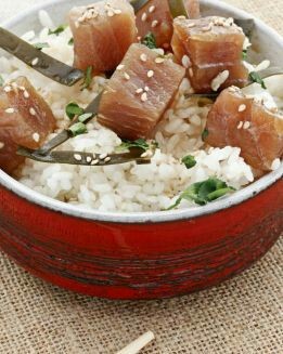 SUSHI DE ATÚN MARINADO
