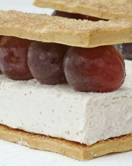 TARTA DE QUESO Y UVAS