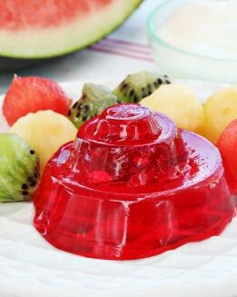 GELATINA DE FRESA  CON FRUTAS